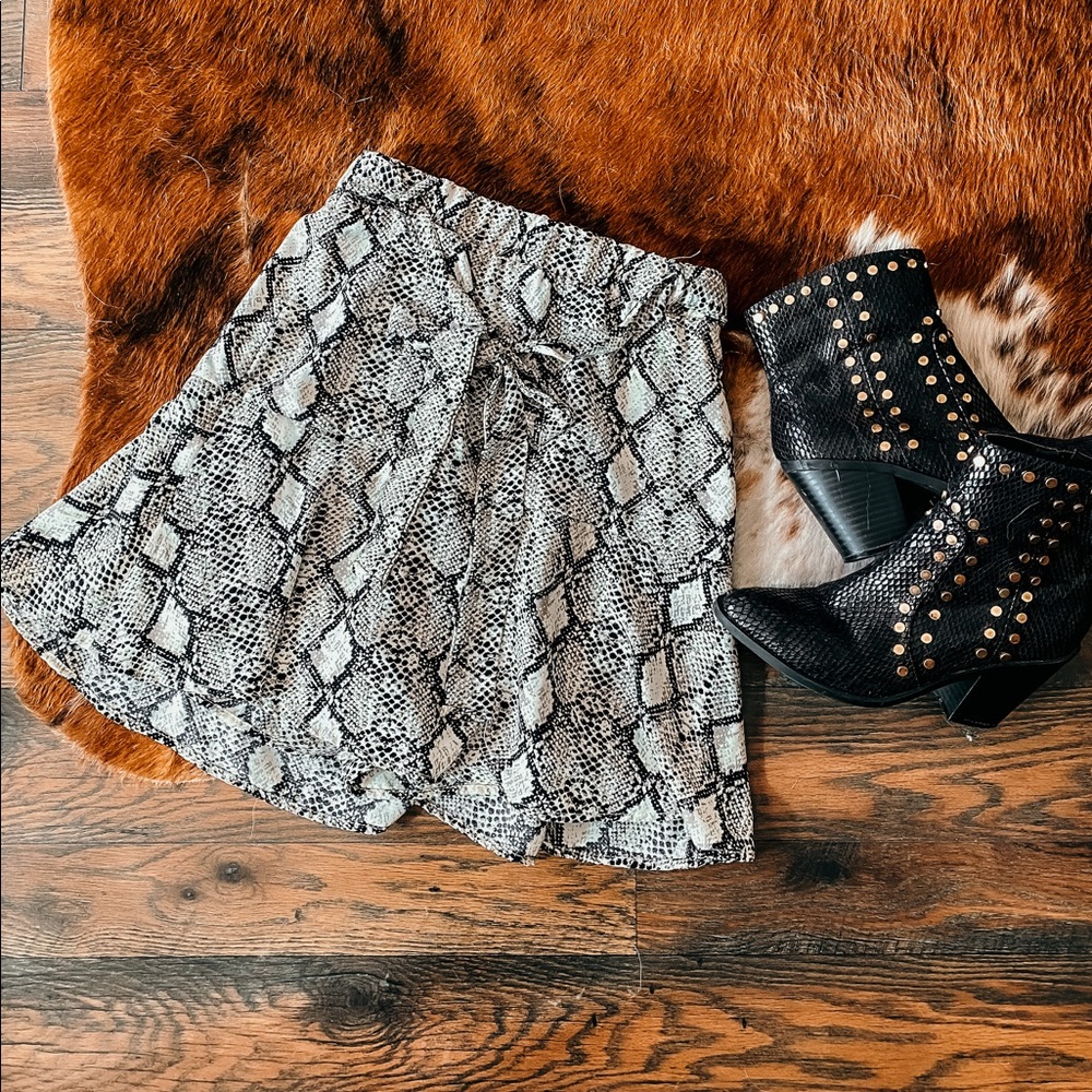 Snake print skort